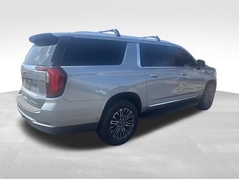 Used 2026 GMC Yukon XL Elevation w/ Elevation Premium Package AWD/4WD image 9