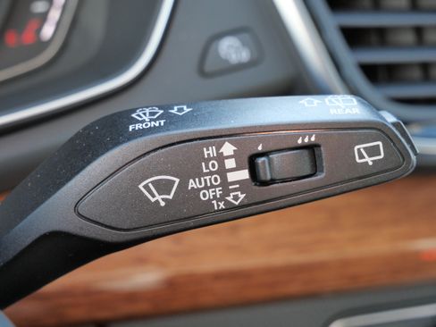 Used 2023 Audi Q5 2.0T Premium w/ Convenience Package image 34