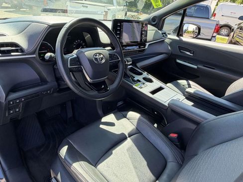 Used 2023 Toyota Sienna XSE w/ XSE Plus Package AWD/4WD image 23