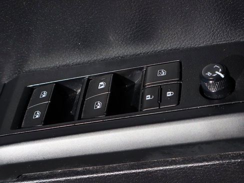 Used 2021 Toyota Tacoma SR w/ SR Convenience Package image 16