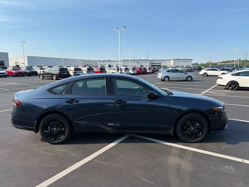 Used 2025 Honda Accord SE image 7