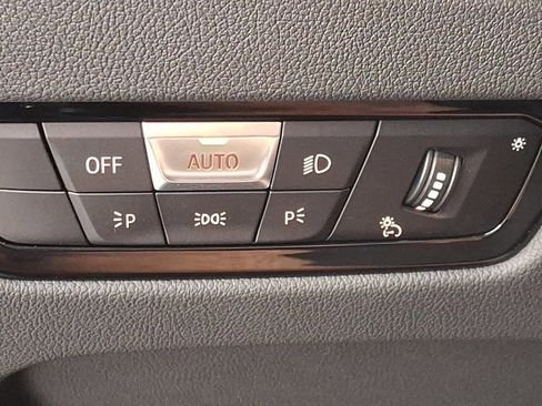 Certified 2025 BMW 330i xDrive Sedan w/ Premium Package image 26