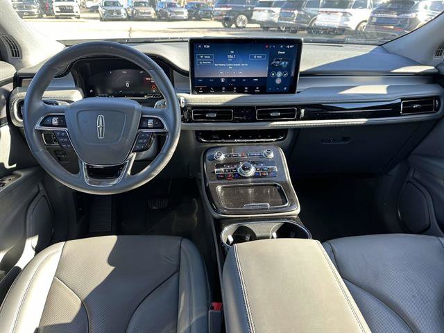 Used 2022 Lincoln Nautilus Reserve AWD/4WD image 12