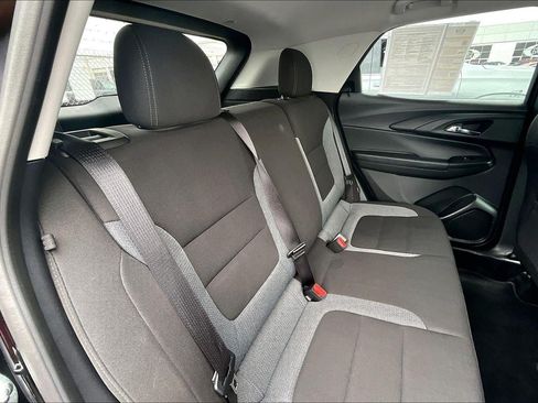 Used 2025 Chevrolet TrailBlazer LT FWD image 24