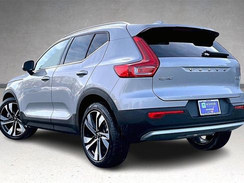 Certified 2023 Volvo XC40 B5 Ultimate w/ Protection Package Premier image 4