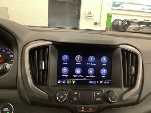 Used 2024 GMC Terrain AT4 w/ Tech Package AWD/4WD image 8