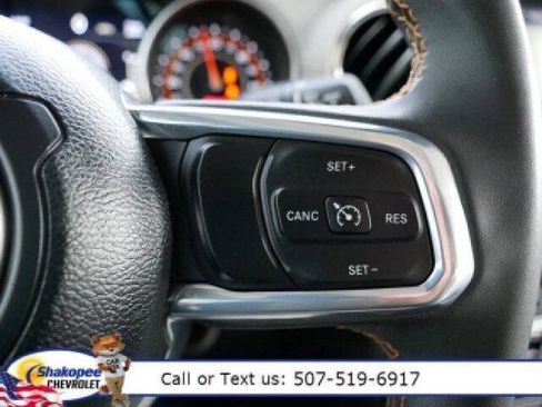 Used 2023 Jeep Gladiator Overland image 17