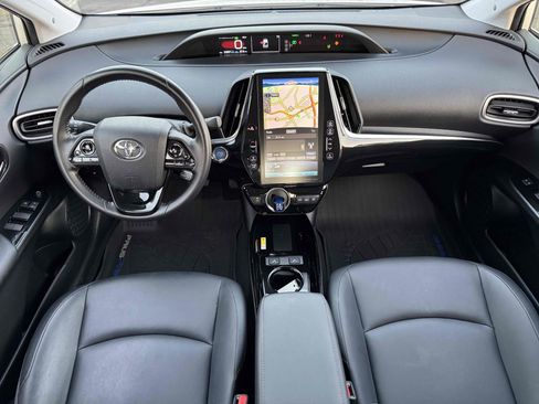 Used 2020 Toyota Prius Prime XLE image 18