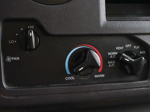 Used 2024 Ford E-350 and Econoline 350 Super Duty w/ Power Windows & Locks Group RWD image 32