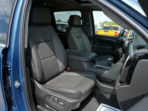 Used 2024 GMC Sierra 1500 Denali w/ Denali Reserve Package AWD/4WD image 25