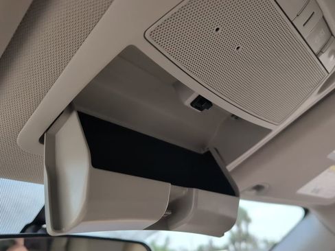 Used 2018 Nissan Rogue SV image 20