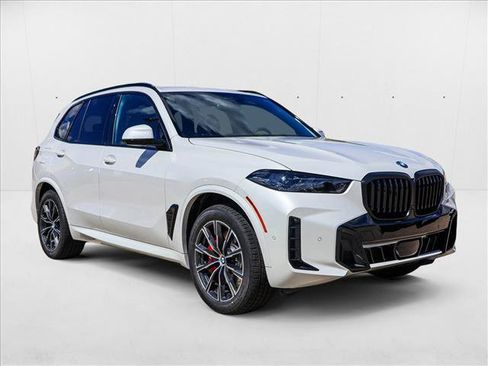 Used 2026 BMW X5 xDrive50e w/ M Sport Package AWD/4WD image 3