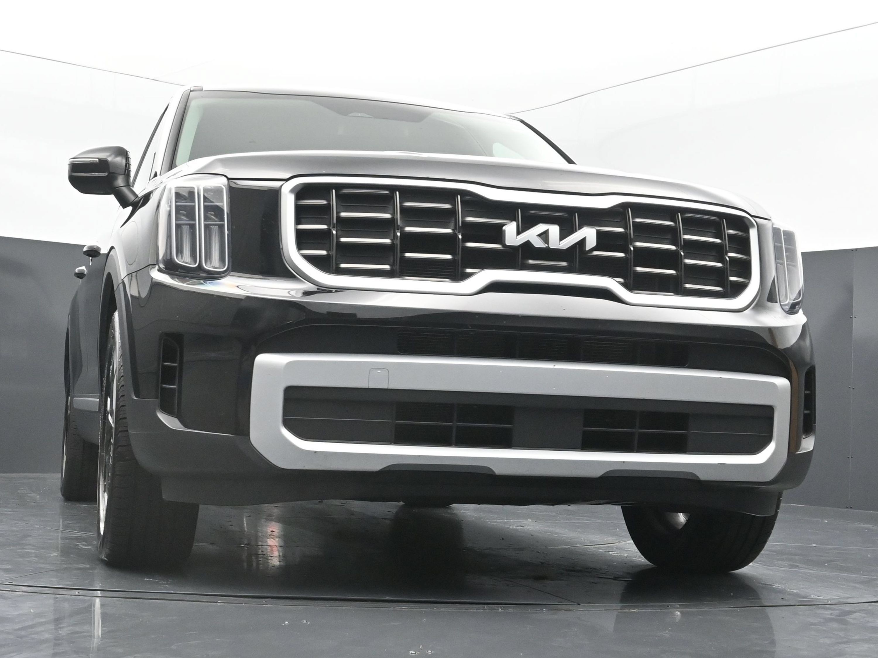 Used 2025 Kia Telluride S FWD image 41