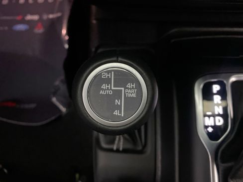 Used 2023 Jeep Wrangler Unlimited Sahara w/ Cold Weather Group AWD/4WD image 21