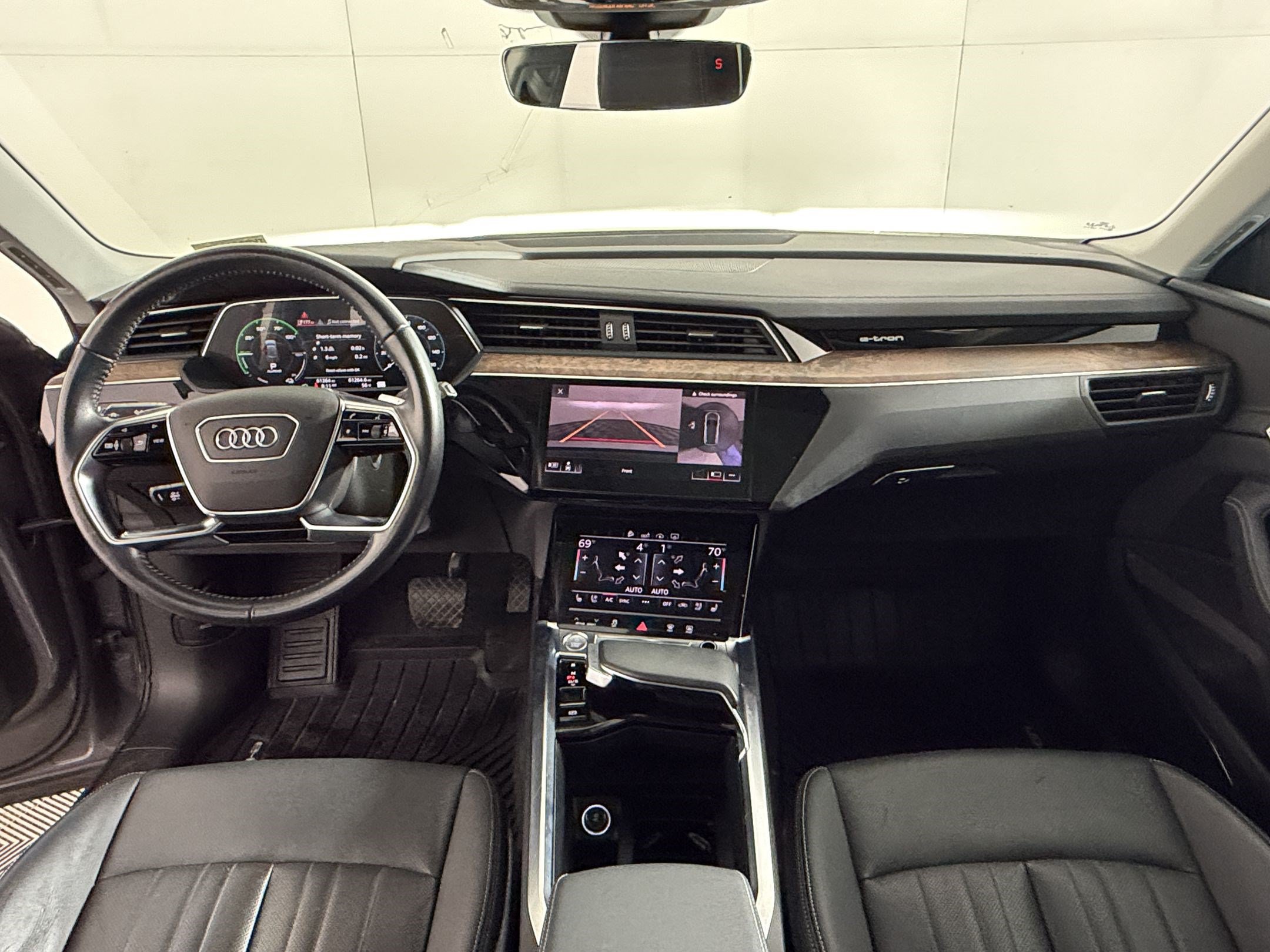 Used 2019 Audi e-tron Premium Plus AWD/4WD image 16