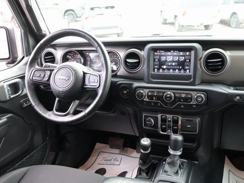 Used 2022 Jeep Gladiator Sport image 13