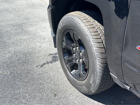 Used 2017 Chevrolet Silverado 1500 LTZ Z71 w/ Midnight Edition image 22