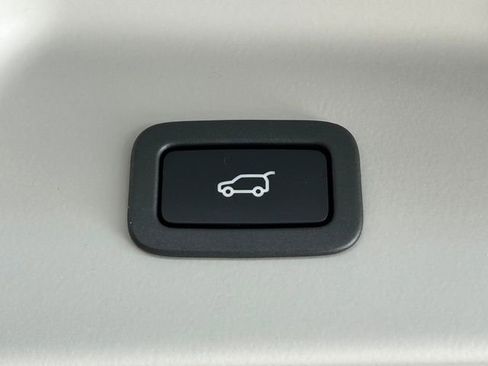 Used 2016 Land Rover Range Rover Long Wheelbase Supercharged image 42