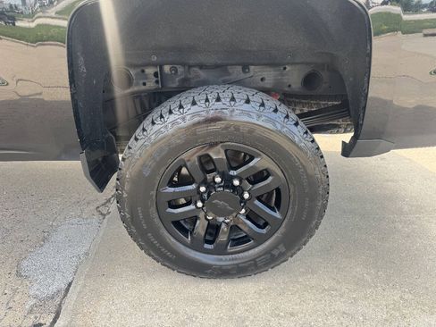 Used 2019 Chevrolet Silverado 2500 LTZ w/ Midnight Edition AWD/4WD image 10