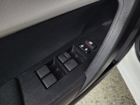 Used 2017 Toyota Corolla LE FWD image 21