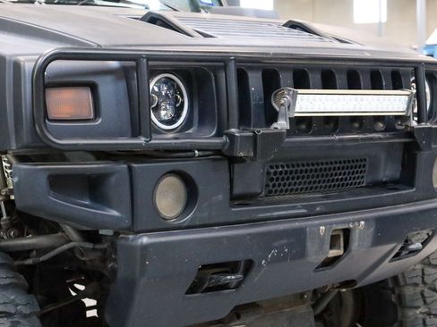 Used 2003 HUMMER H2 w/ Preferred Equipment Group AWD/4WD image 5
