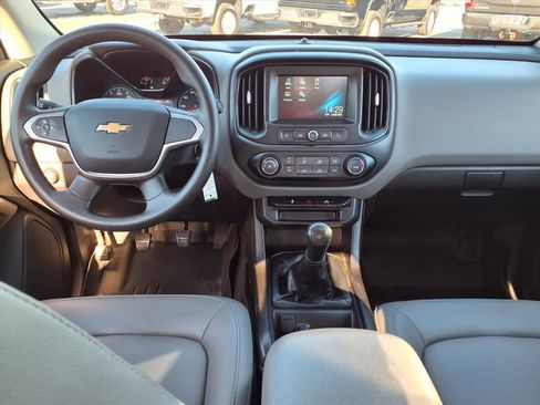 Used 2018 Chevrolet Colorado W/T w/ WT Convenience Package image 8