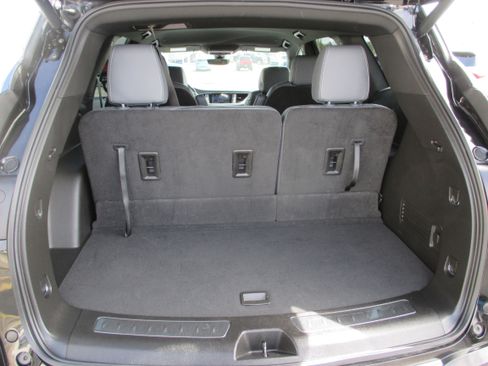 Used 2024 Buick Enclave Essence w/ Sport Touring Edition image 10