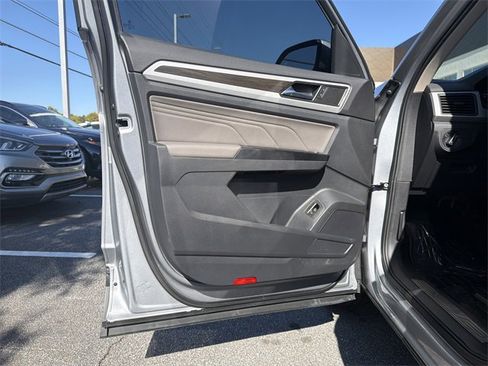 Used 2021 Volkswagen Atlas SE image 10