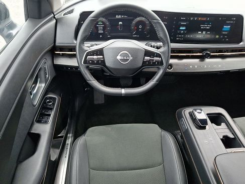 Used 2024 Nissan Ariya AWD image 11