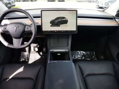 Used 2024 Tesla Model Y Long Range AWD/4WD image 23