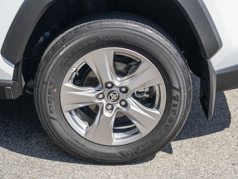 Used 2024 Toyota RAV4 XLE AWD/4WD image 11