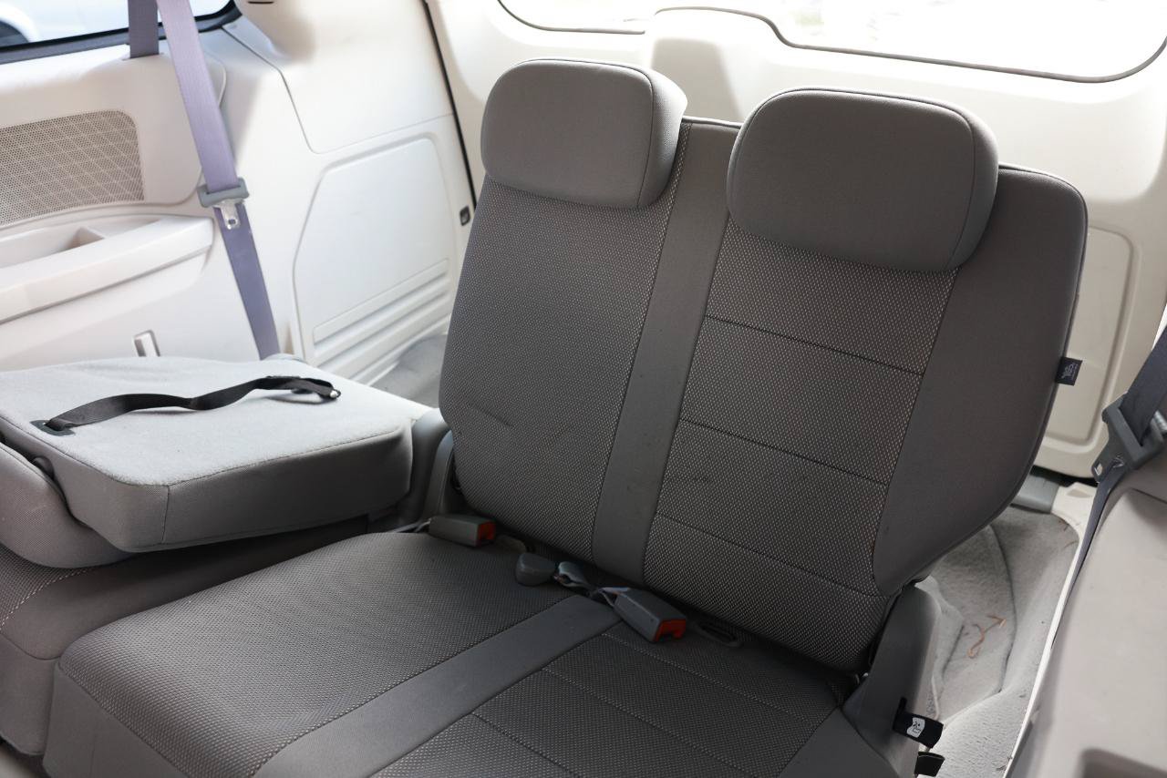 Used 2008 Dodge Grand Caravan SE FWD image 26