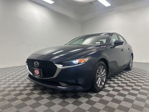 Used 2022 MAZDA MAZDA3 s image 1