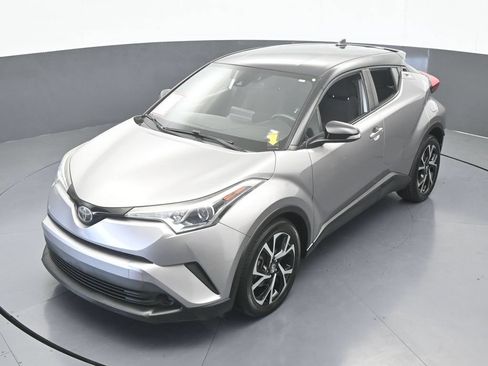 Used 2019 Toyota C-HR XLE FWD image 45