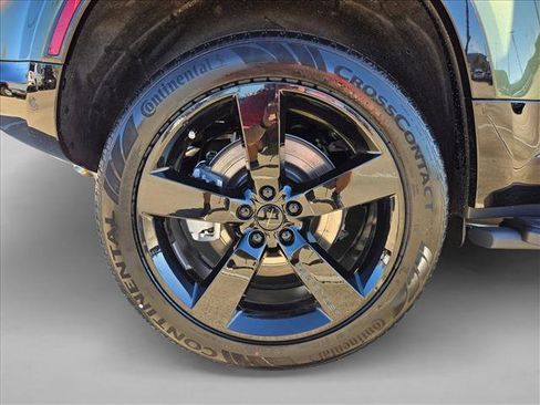 New 2026 Land Rover Defender 110 X-Dynamic SE image 10