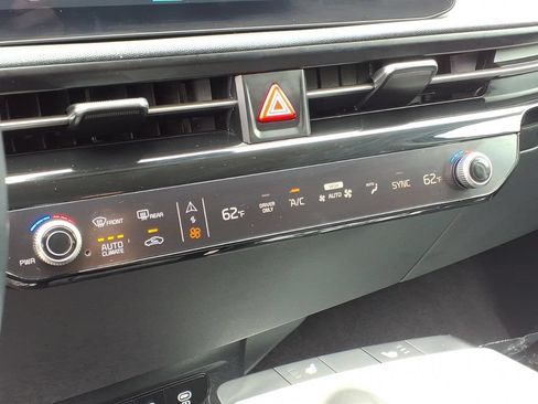 Certified 2025 Kia EV6 Light w/ Light LR Technology Package RWD image 18