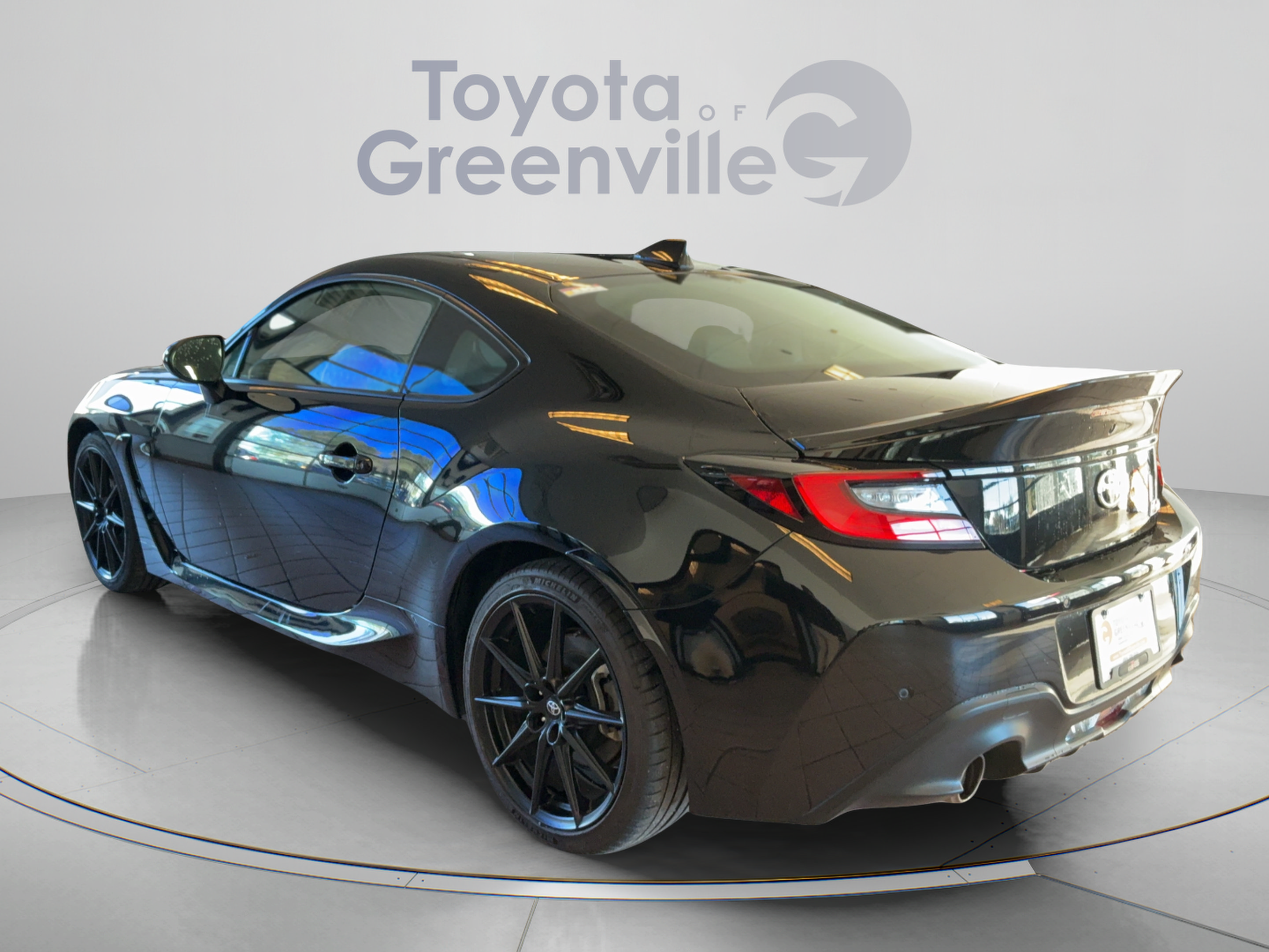 Used 2024 Toyota GR86 Premium RWD image 4