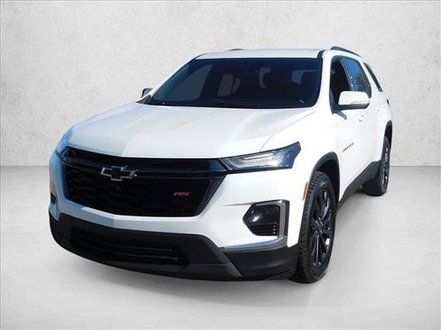 Used 2023 Chevrolet Traverse RS AWD/4WD image 2