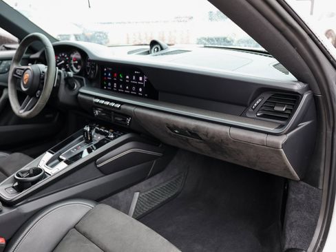 Certified 2022 Porsche 911 Carrera GTS image 27