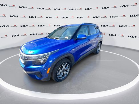 Certified 2023 Kia Seltos EX image 4