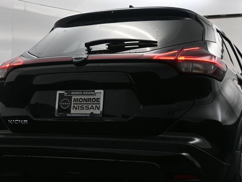 Used 2025 Nissan Kicks Play S image 10