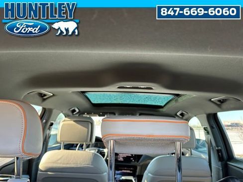 Used 2024 Audi Q8 e-tron Prestige image 12