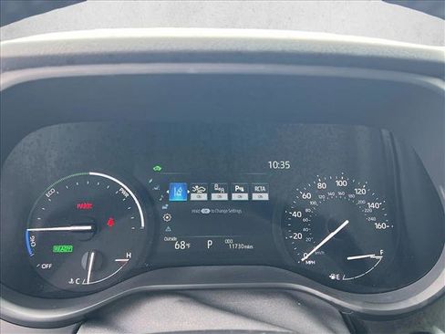 Used 2025 Toyota Sienna XLE image 12