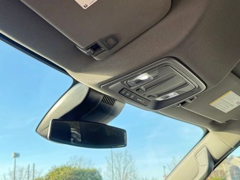 Used 2025 Chevrolet Silverado 1500 LT image 24