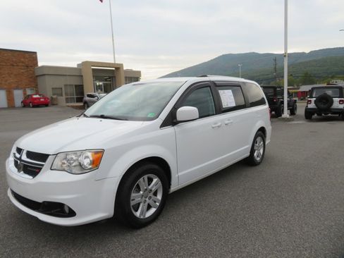 Used 2018 Dodge Grand Caravan SXT image 7