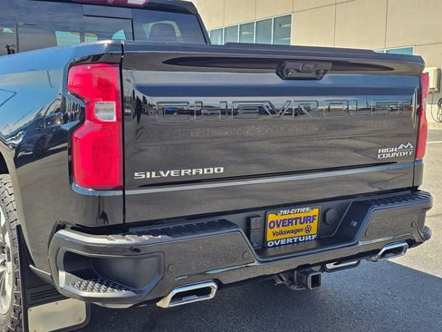Used 2022 Chevrolet Silverado 1500 High Country AWD/4WD image 7