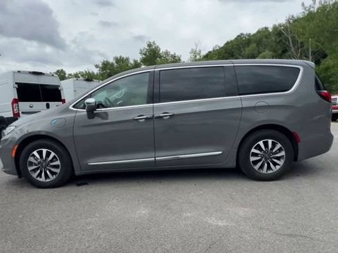 Used 2022 Chrysler Pacifica Limited FWD image 5