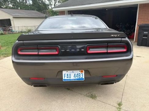 Used 2016 Dodge Challenger SRT Hellcat RWD image 5