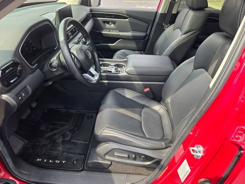 Used 2024 Honda Pilot Touring image 32