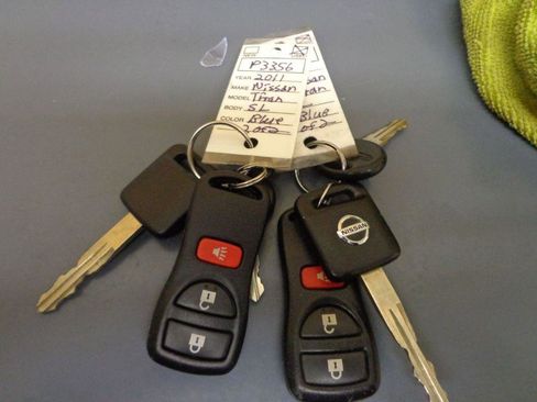 Used 2011 Nissan Titan SL w/ SL Max Utility Pkg image 26